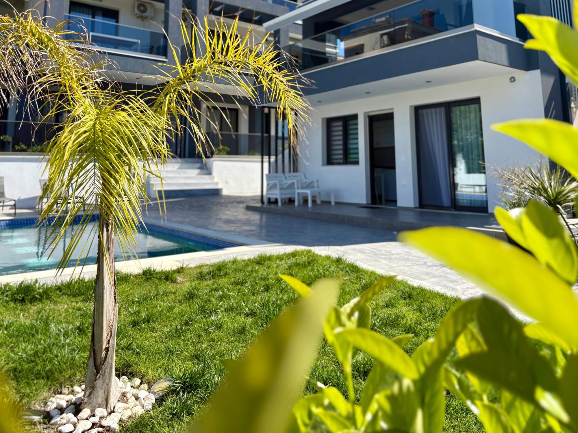 Platinum With Pool * Kallithea (Chalkidiki)